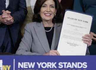 2025 New York Laws: Minimum Wage Increase, MTA Fare Evasion Fees, and More 2025-new-york-laws-minimum-wage-ncrease-mta-fare-evasion-fees-and-more