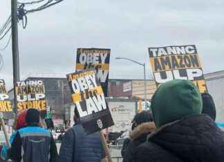 Amazon Strike Continues at Queens Distribution Center Amid Holiday Rush amazon-strike-continues-at-queens-distribution-center-amid-holiday-rush