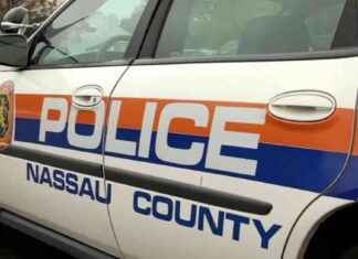 Firefighter Hospitalized After Battling Old Bethpage Fire firefighter-hospitalized-after-battling-old-bethpage-fire