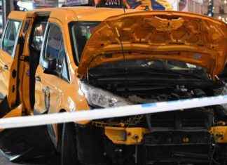 Taxi Accident in Midtown Manhattan: Young Boy and Two Women Hospitalized taxi-accident-in-midtown-manhattan-young-boy-and-two-women-hospitalized