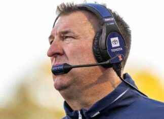 Beamer vs. Bielema: Illinois-South Carolina Confrontation Explained beamer-vs-bielema-llinois-south-carolina-confrontation-explained