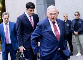 Bob Menendez Seeks Sentencing Delay Due to Wife’s Trial Emotional Toll bob-menendez-seeks-sentencing-delay-due-to-wifes-trial-emotional-toll