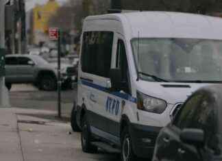 Dead Man Found Wrapped in Garbage Bags in Queens Apartment: NYPD Investigation dead-man-found-wrapped-in-garbage-bags-in-queens-apartment-nypd-nvestigation