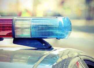 Illinois State Trooper Critically Injured in South Barrington Crash: 2 Others Hurt llinois-state-trooper-critically-njured-in-south-barrington-crash-2-others-hurt