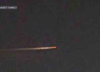 Mysterious Object Streaks Across Night Sky in Western Suburbs: Watch the Video mysterious-object-streaks-across-night-sky-in-western-suburbs-watch-the-video