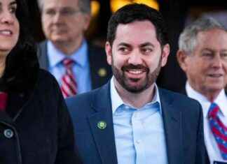 NY Republicans Lobby Trump at Mar-a-Lago for SALT Deduction Support ny-republicans-lobby-trump-at-mar-a-lago-for-salt-deduction-support