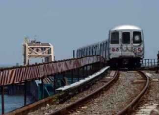 Subway Shutdown: Far Rockaway Line Closed for Four Months, Impacting Thousands of Riders subway-shutdown-far-rockaway-line-closed-for-four-months-mpacting-thousands-of-riders