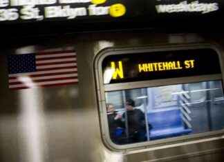 Baby Girl Born on NYC Subway Train in Midtown Miracle baby-girl-born-on-nyc-subway-train-in-midtown-miracle
