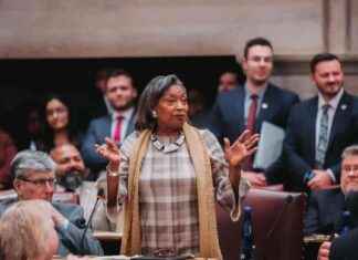 NY Senate Democrat Urges Mayor Adams to Step Aside ny-senate-democrat-urges-mayor-adams-to-step-aside