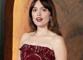 Aimee Lou Wood Reflects on Filming ‘The White Lotus’ aimee-lou-wood-reflects-on-filming-the-white-lotus