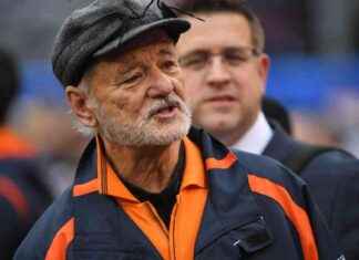 Bill Murray Talks ‘Groundhog Day’ Injury on ‘Hot Ones’ bill-murray-talks-groundhog-day-njury-on-hot-ones