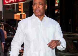 Mayor’s Casual Style: More Than Just a Shirt mayors-casual-style-more-than-just-a-shirt