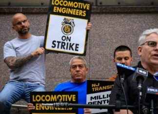 NJ Transit and Union Leaders Meet Early in Historic Strike nj-transit-and-union-leaders-meet-early-in-historic-strike