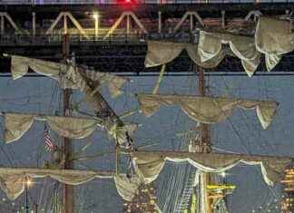 Sailing Ship Collides into Brooklyn Bridge: NYPD Assessing Damage sailing-ship-collides-into-brooklyn-bridge-nypd-assessing-damage